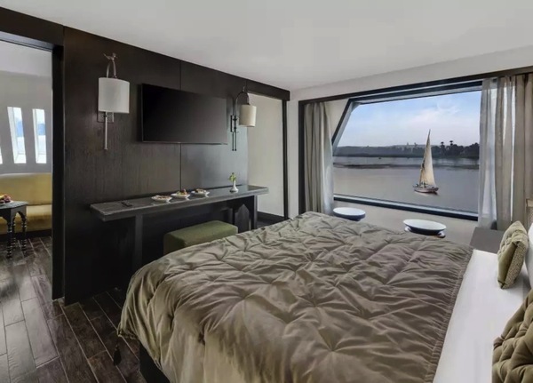 Riviera Travel, MS Movenpick Darakum, Deluxe Cabin.jpg